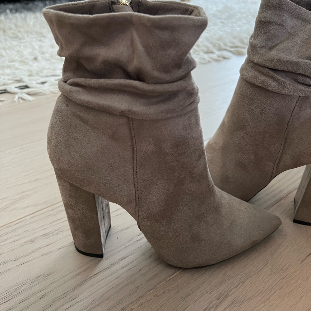 Like New - Qupid gray suede slouchy booties.